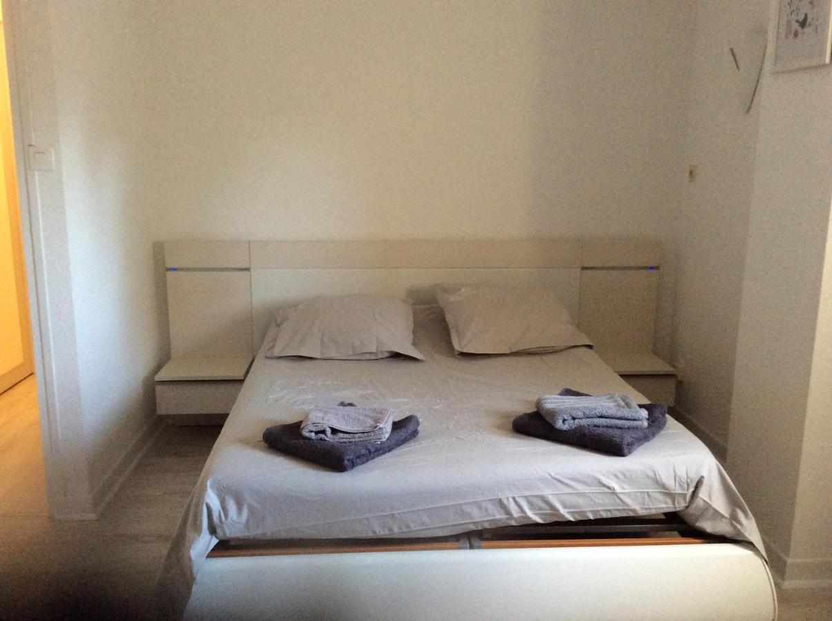Gites Et Chambres D'Hotes Les Roses The Hauterives Εξωτερικό φωτογραφία