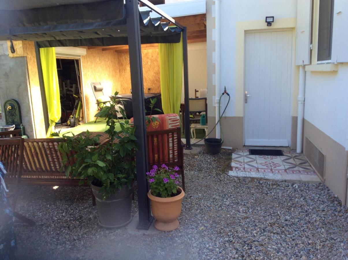 Gites Et Chambres D'Hotes Les Roses The Hauterives Εξωτερικό φωτογραφία